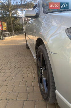 Седан Mazda 3 2004 в 