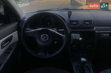 Седан Mazda 3 2004 в 