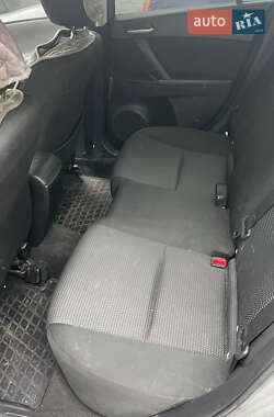 Седан Mazda 3 2013 в 