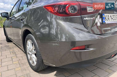 Седан Mazda 3 2016 в 