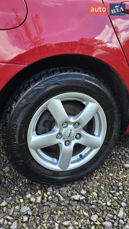 Хетчбек Mazda 3 2006 в Снятині