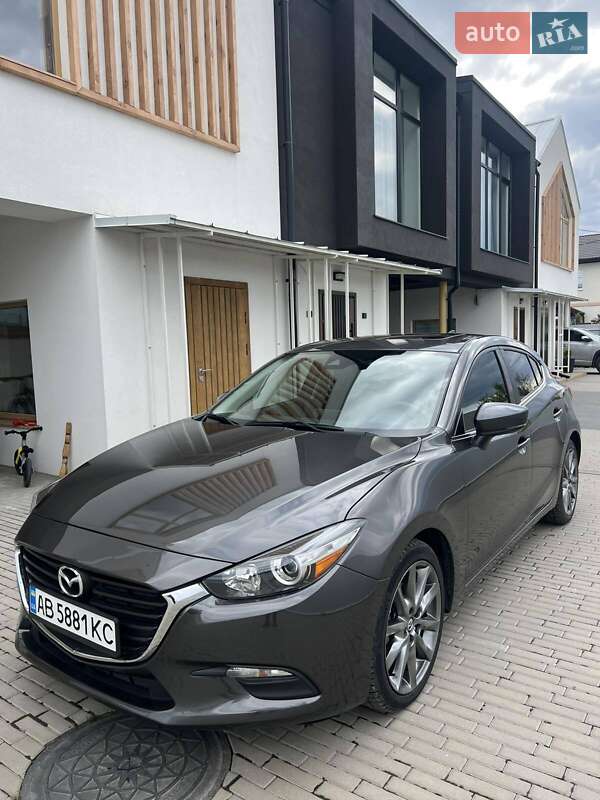 Хэтчбек Mazda 3 2017 в 