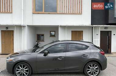 Хэтчбек Mazda 3 2017 в 