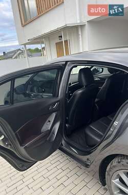 Хэтчбек Mazda 3 2017 в 