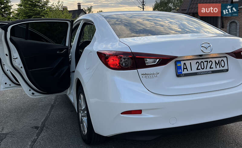Седан Mazda 3 2015 в Василькові