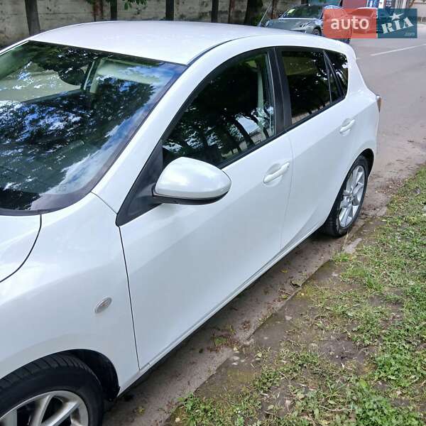 Хэтчбек Mazda 3 2012 в Львове