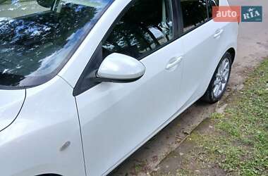 Хэтчбек Mazda 3 2012 в 