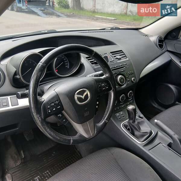 Хэтчбек Mazda 3 2012 в Львове