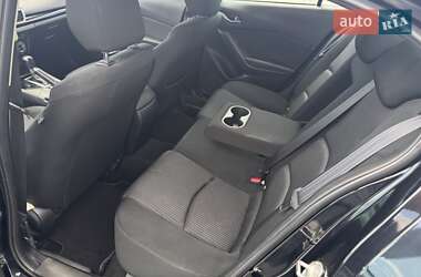 Седан Mazda 3 2015 в 