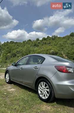 Седан Mazda 3 2011 в 