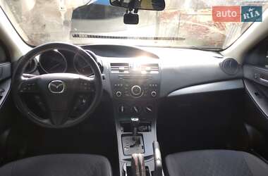 Седан Mazda 3 2012 в Городенке