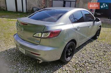Седан Mazda 3 2012 в Городенке