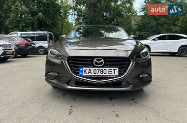 Седан Mazda 3 2017 в 