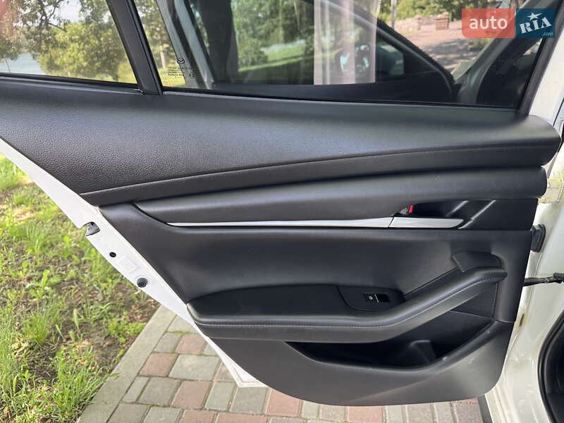 Седан Mazda 3 2019 в Кропивницькому