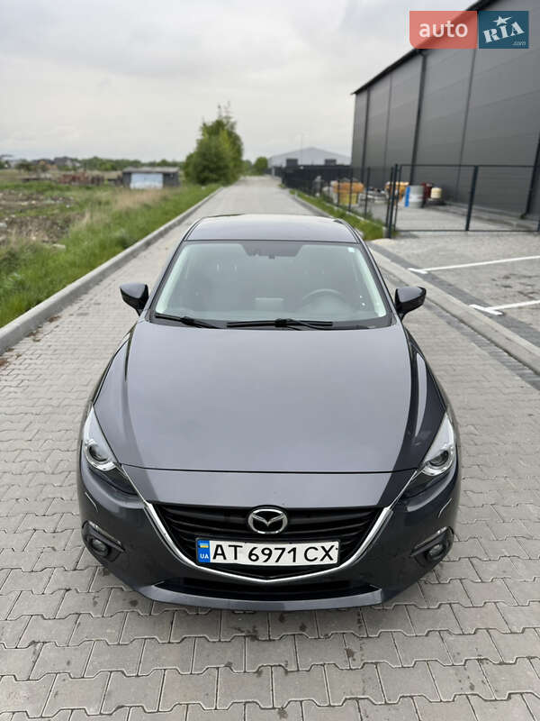 Седан Mazda 3 2016 в Івано-Франківську