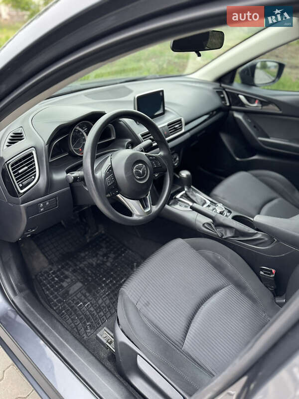 Седан Mazda 3 2016 в Івано-Франківську