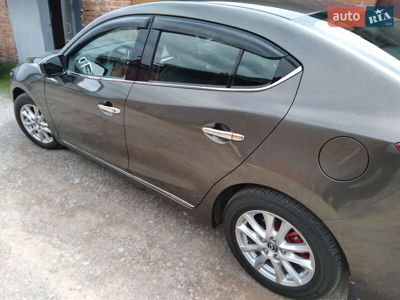 Седан Mazda 3 2016 в Виннице