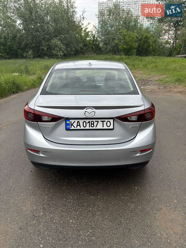 Седан Mazda 3 2018 в Києві