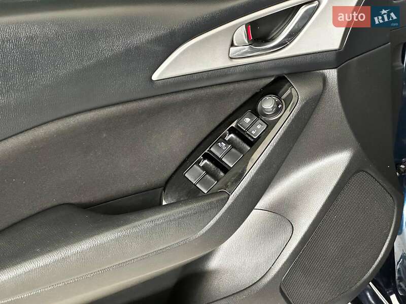 Седан Mazda 3 2018 в Одессе