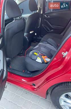 Седан Mazda 3 2015 в 