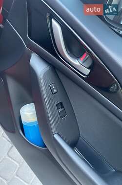 Седан Mazda 3 2015 в 