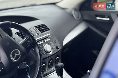 Хэтчбек Mazda 3 2010 в 