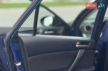 Хэтчбек Mazda 3 2010 в 