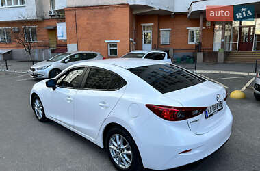 Седан Mazda 3 2015 в 