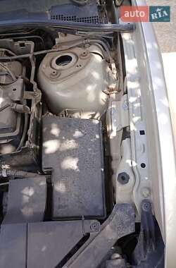 Седан Mazda 3 2006 в Помошной