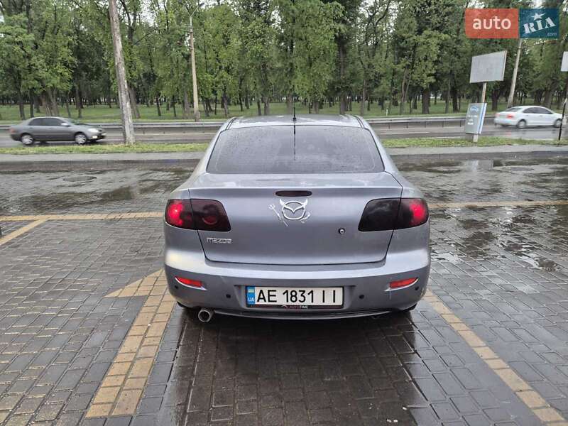 Седан Mazda 3 2004 в Дніпрі