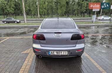 Седан Mazda 3 2004 в 