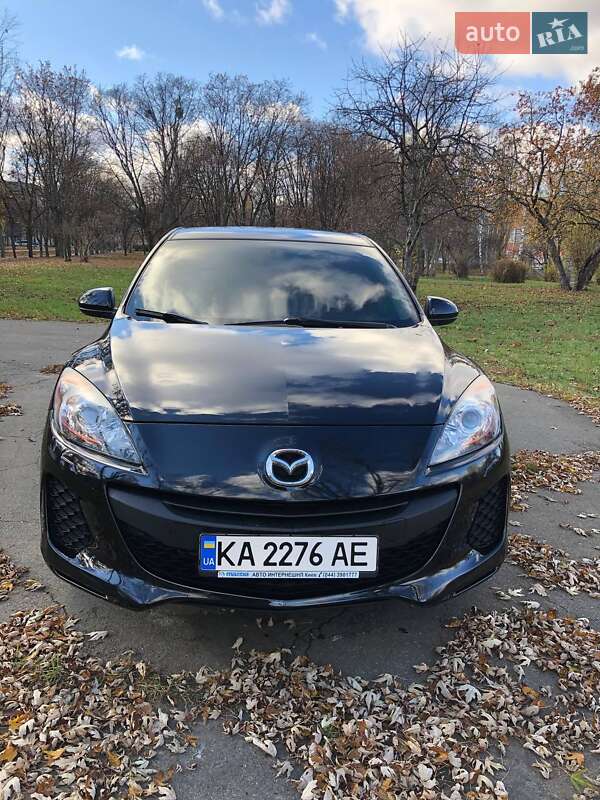 Седан Mazda 3 2011 в 