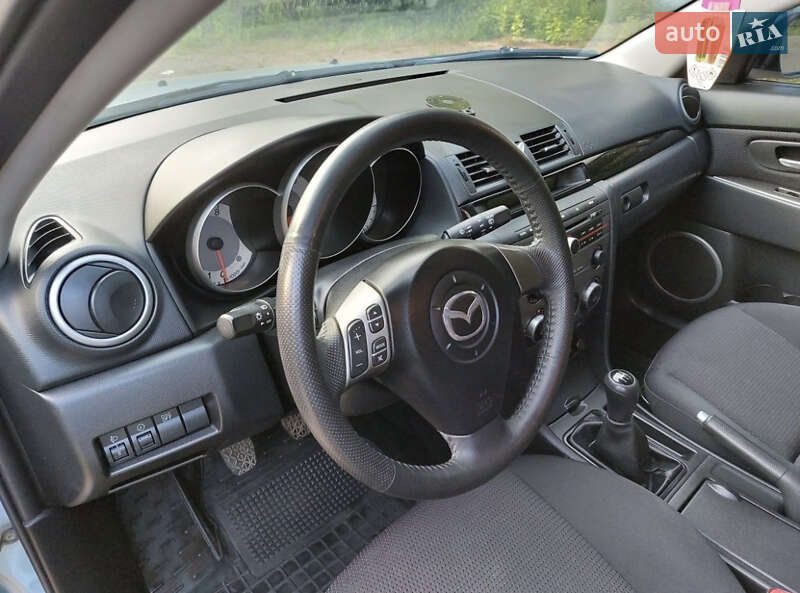 Хетчбек Mazda 3 2007 в Чернівцях