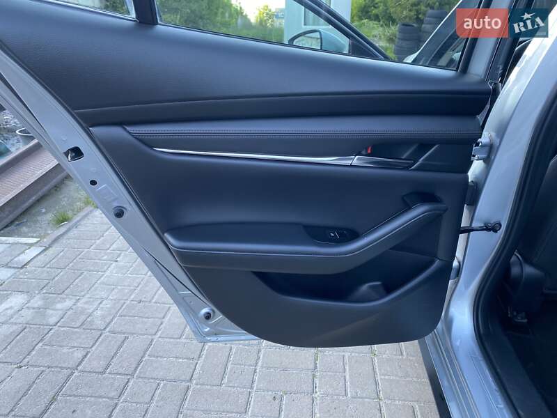 Седан Mazda 3 2019 в Львові