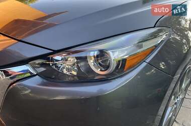 Седан Mazda 3 2018 в 