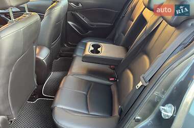 Седан Mazda 3 2018 в 