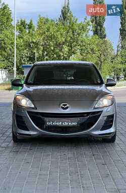 Хэтчбек Mazda 3 2011 в 