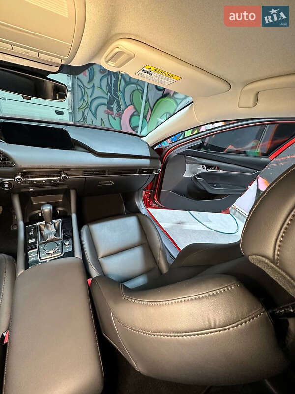 Седан Mazda 3 2019 в Киеве