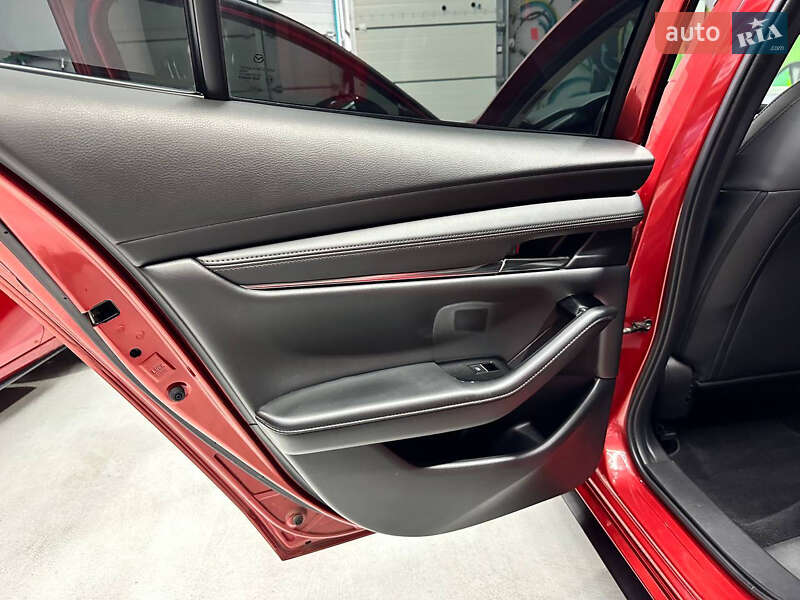Седан Mazda 3 2019 в Киеве