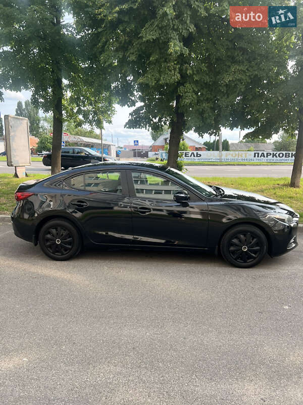 Седан Mazda 3 2018 в Киеве