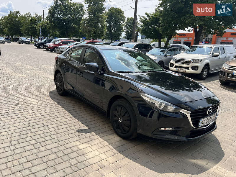 Седан Mazda 3 2018 в Киеве