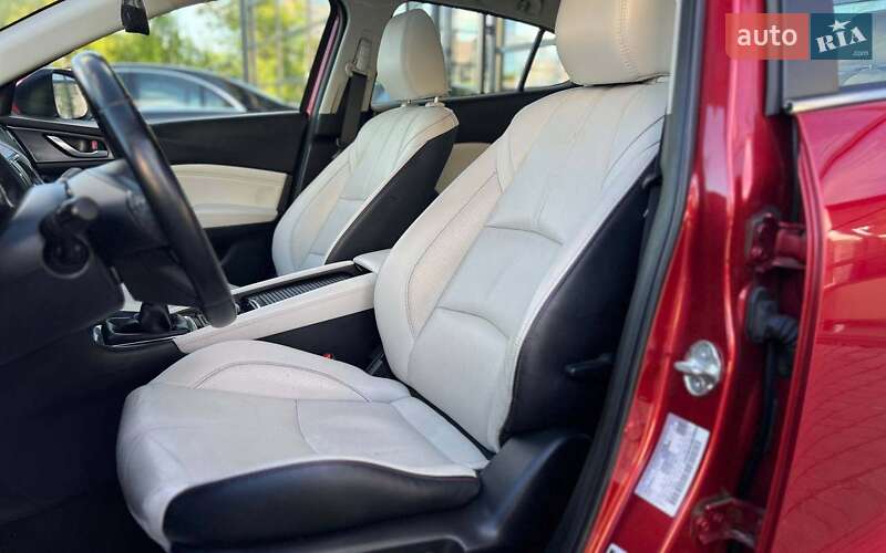 Седан Mazda 3 2017 в Ивано-Франковске