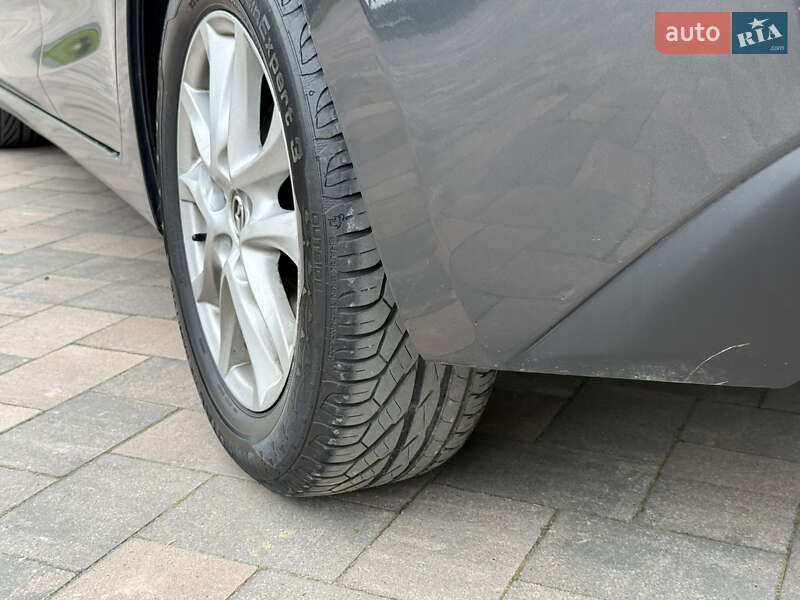 Хэтчбек Mazda 3 2014 в Ивано-Франковске