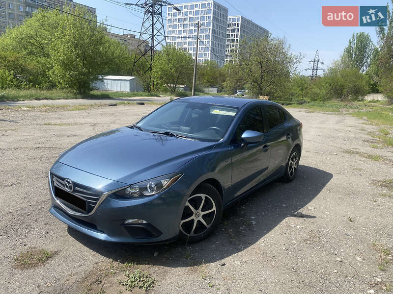 Седан Mazda 3 2016 в Дніпрі