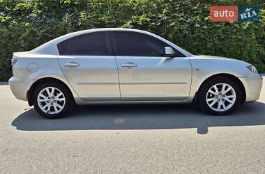 Седан Mazda 3 2006 в Днепре