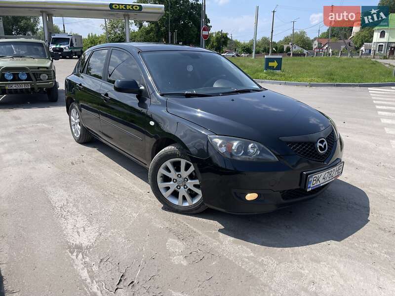 Хэтчбек Mazda 3 2007 в Остроге