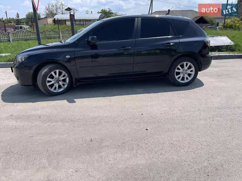 Хэтчбек Mazda 3 2007 в Остроге