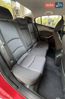 Седан Mazda 3 2015 в 