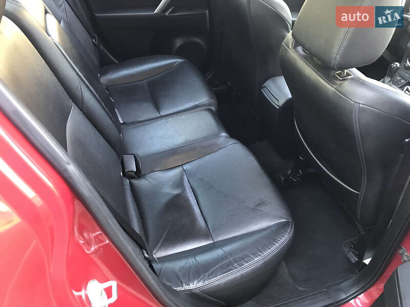 Седан Mazda 3 2013 в Киеве