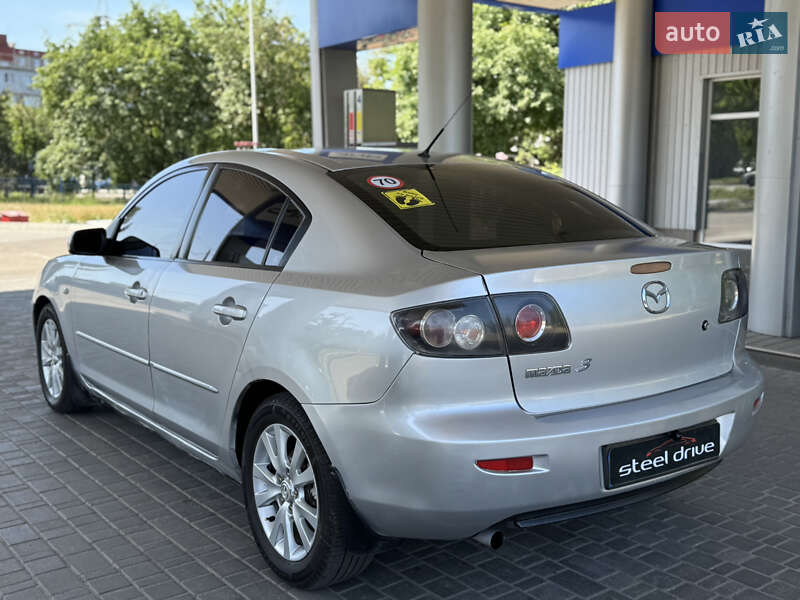 Седан Mazda 3 2005 в Николаеве